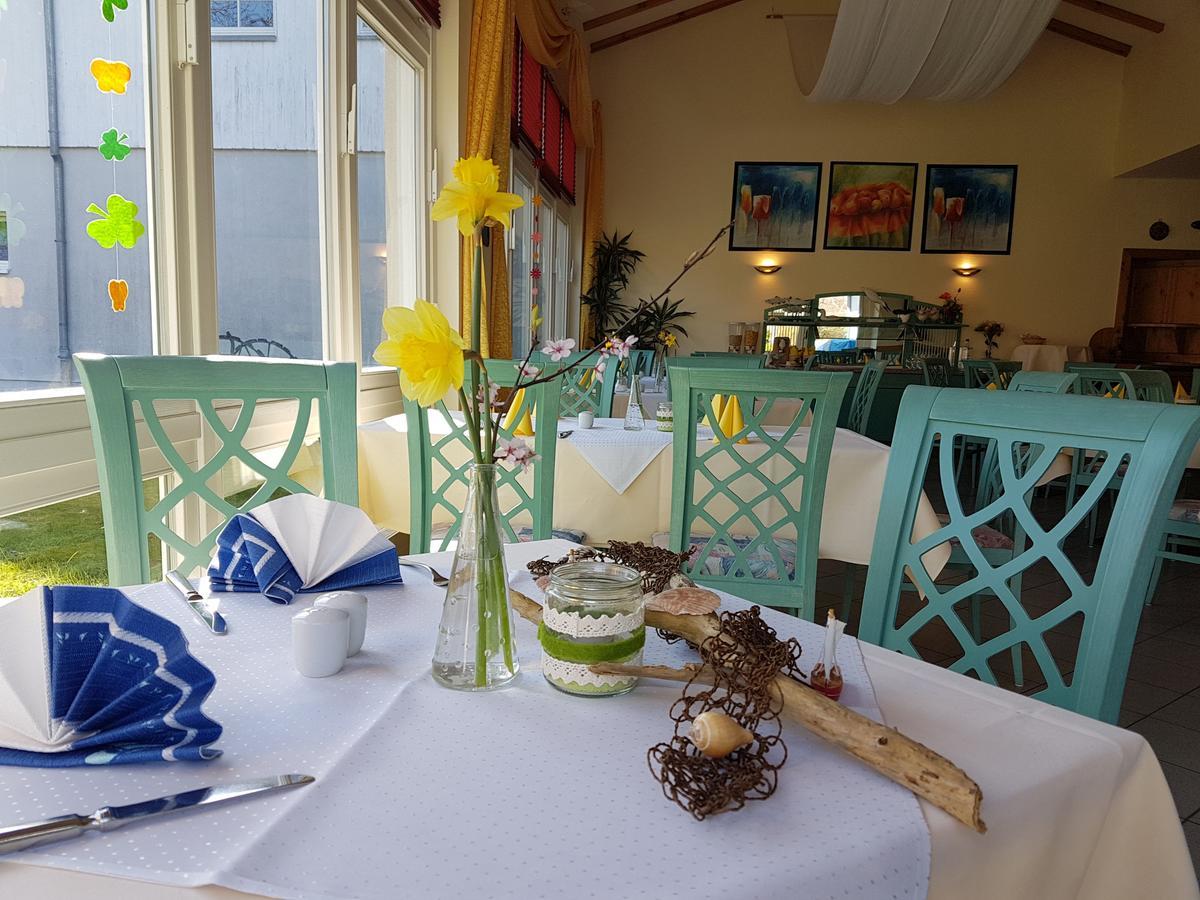 Hotel Alt Wittower Krug Вик Экстерьер фото